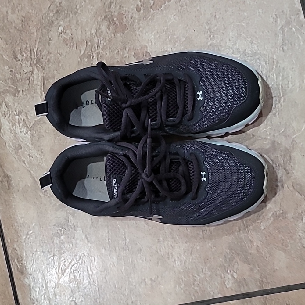 Under Armour Sneakers